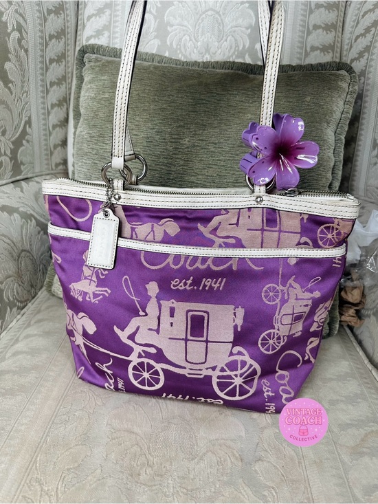 Coach Handbags - Coach tote